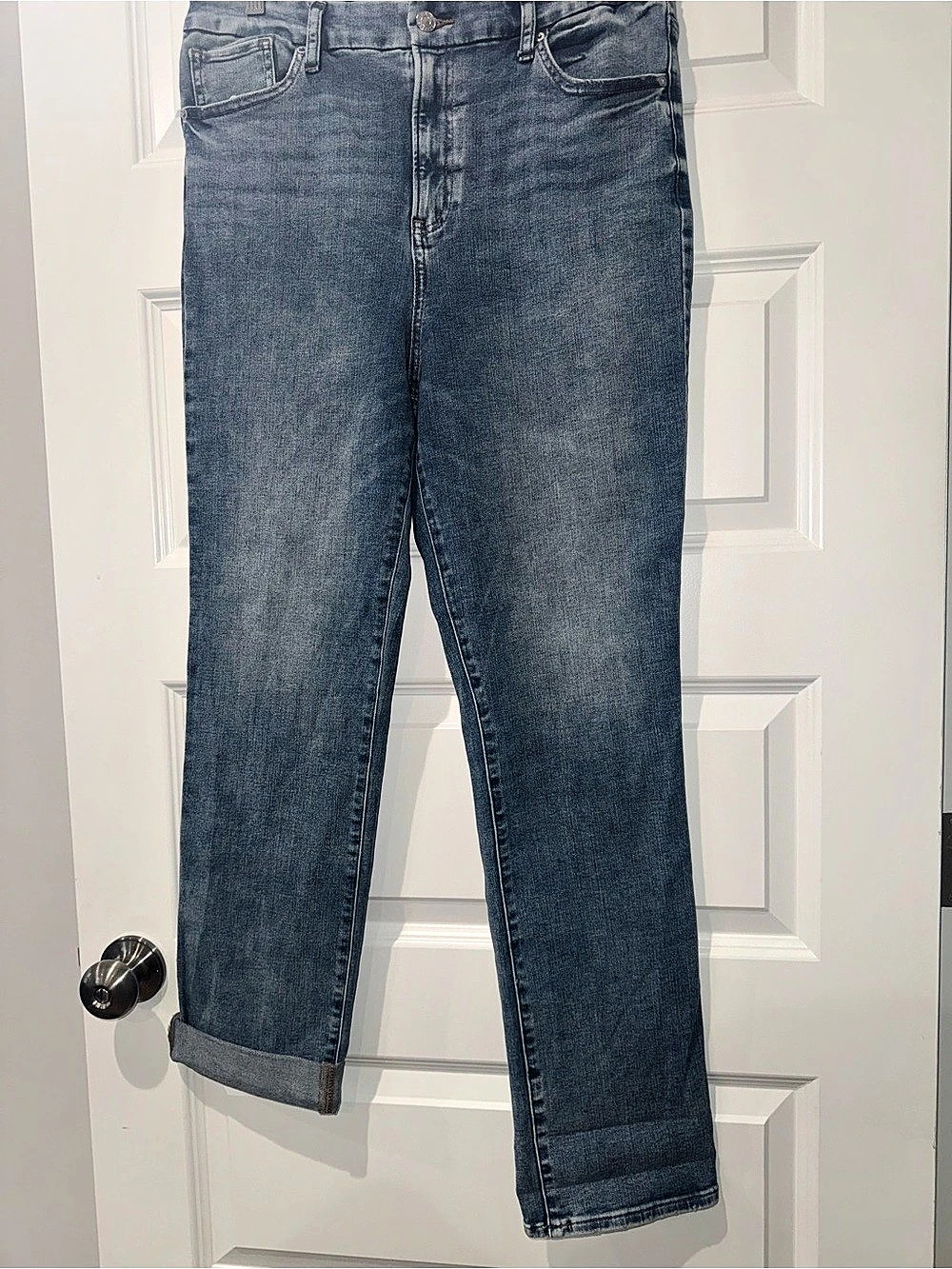Express High Waisted Straight Leg Jeans in Blue Size Large (12-16) NWOT
